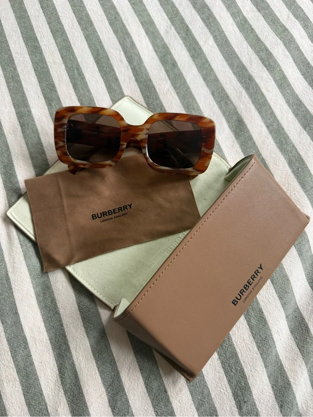 Burberry Delilah Square Sunglasses